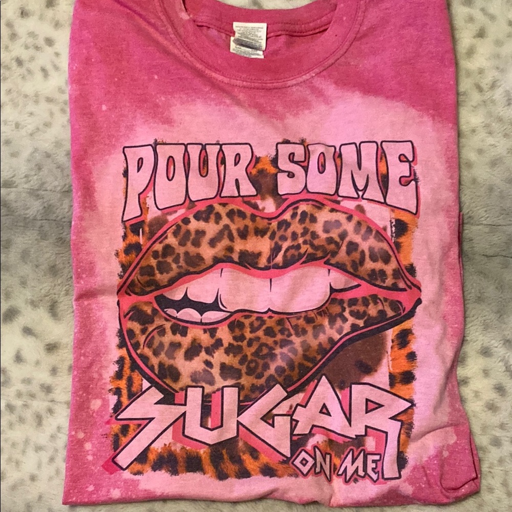 Gildan Pink Short Sleeve Top with Edgy Graphic